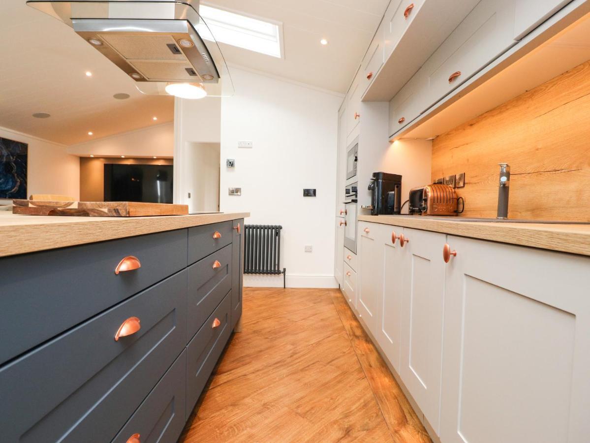Henry Haven Villa Preston  Bagian luar foto